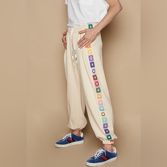 #141 Last 1!! POL square trim patch French Terry jogger pants in cream color - Picture 6 of 11